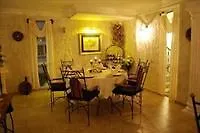 Hotel Connys Boutique Side